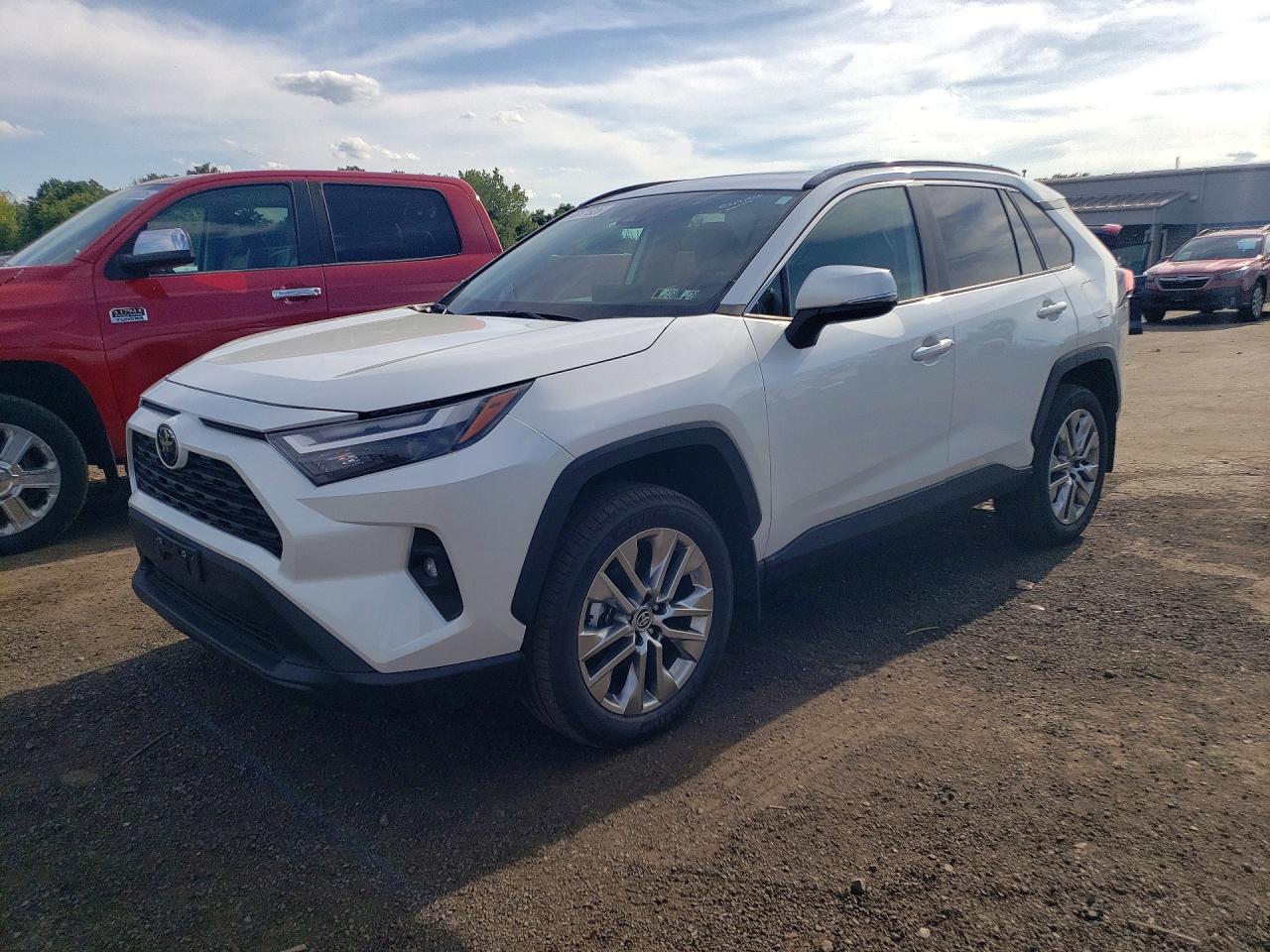 2023 TOYOTA RAV4 XLE PREMIUM