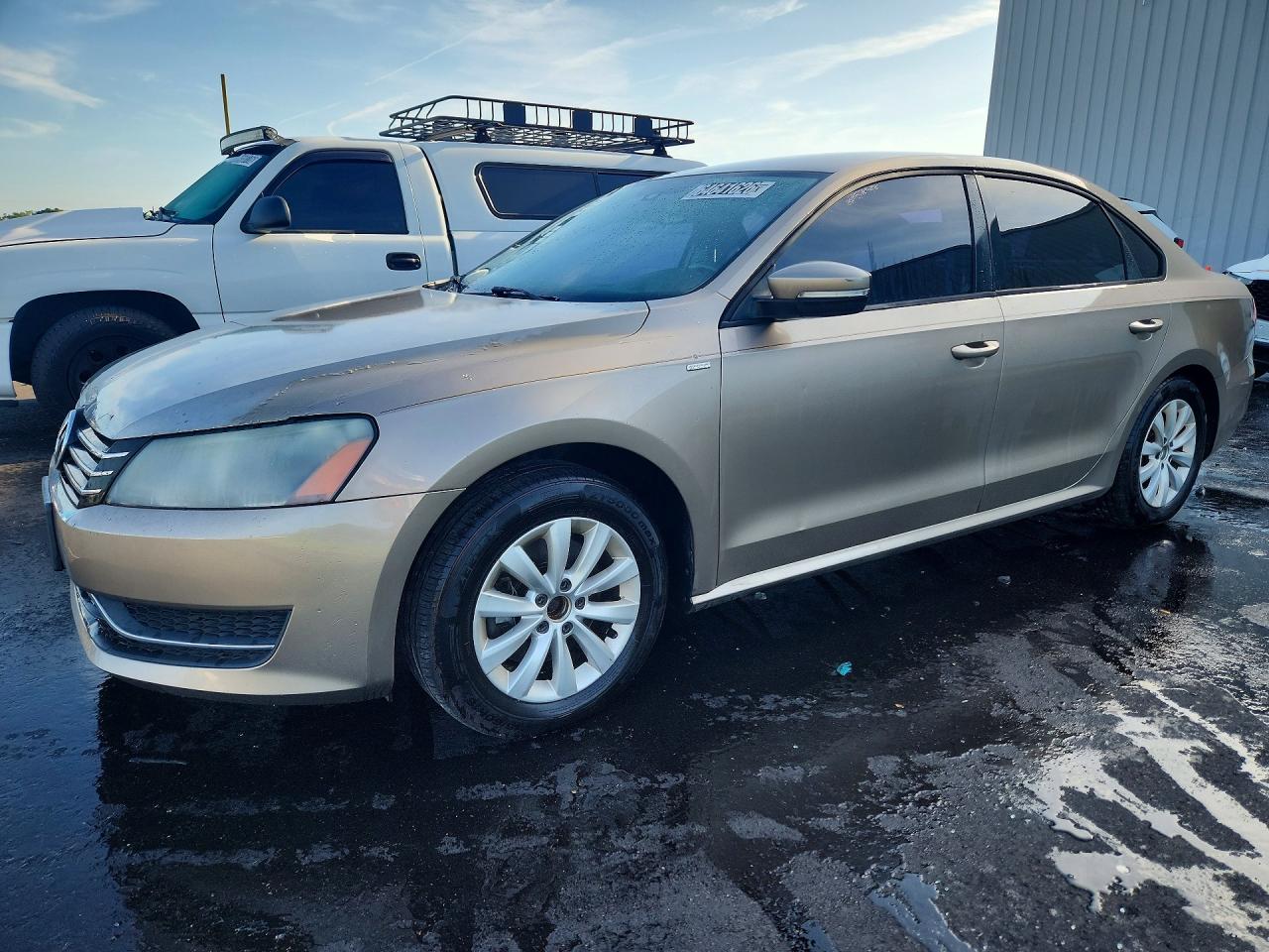 2015 VOLKSWAGEN PASSAT S