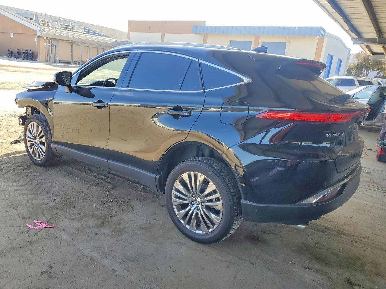 2024 TOYOTA VENZA XLE — photo 2