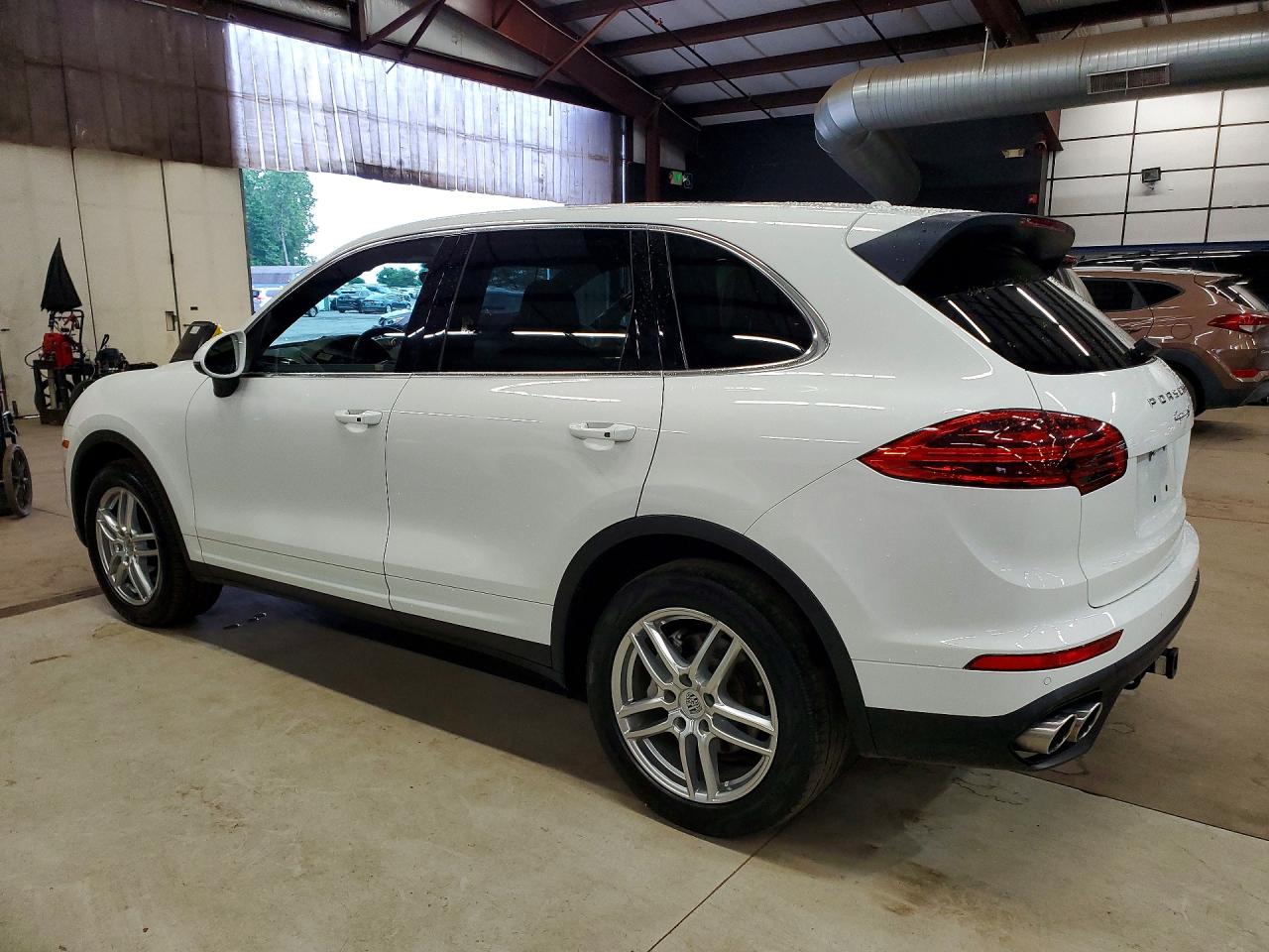 2015 PORSCHE CAYENNE S — снимка 2