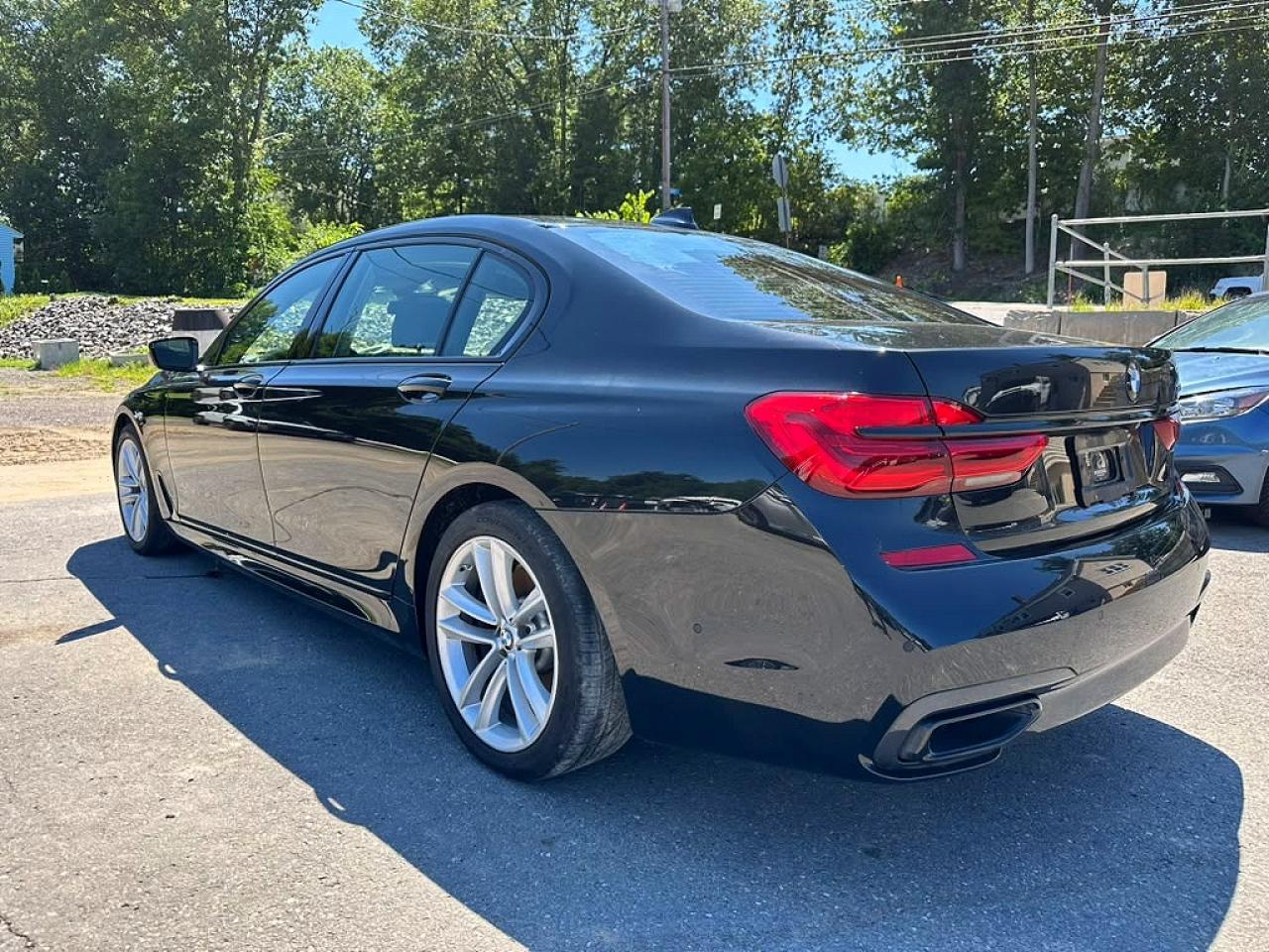 2019 BMW 750 I — снимка 2