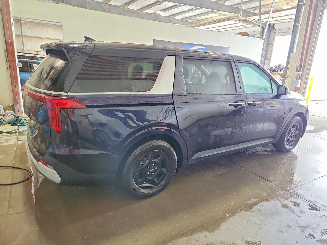 2027 KIA CARNIVAL LXS — снимка 3