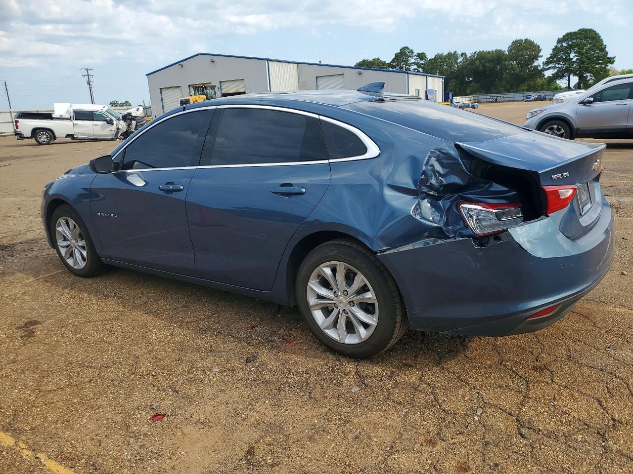 2024 CHEVROLET MALIBU LT — снимка 2