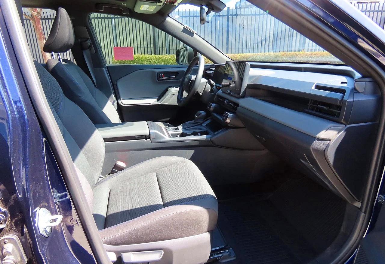 2026 TOYOTA RAV4 SE — снимка 5