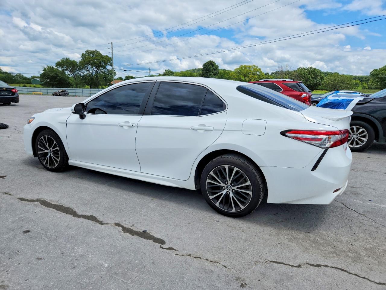 2018 TOYOTA CAMRY SE — снимка 2