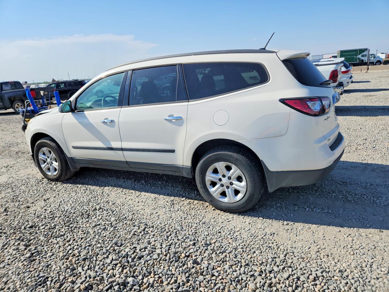 2015 CHEVROLET TRAVERSE LS — снимка 2