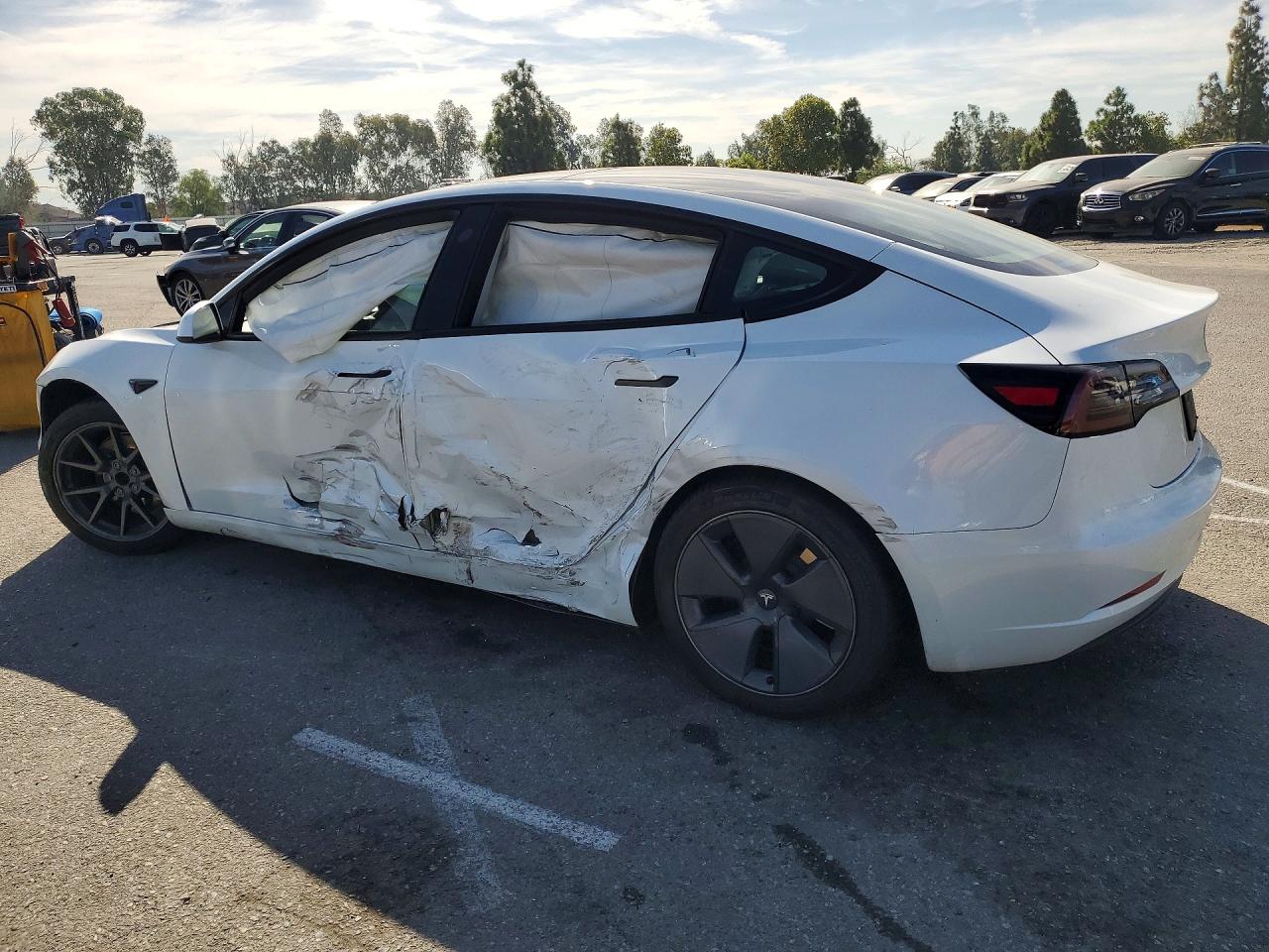 2023 TESLA MODEL 3 — снимка 2
