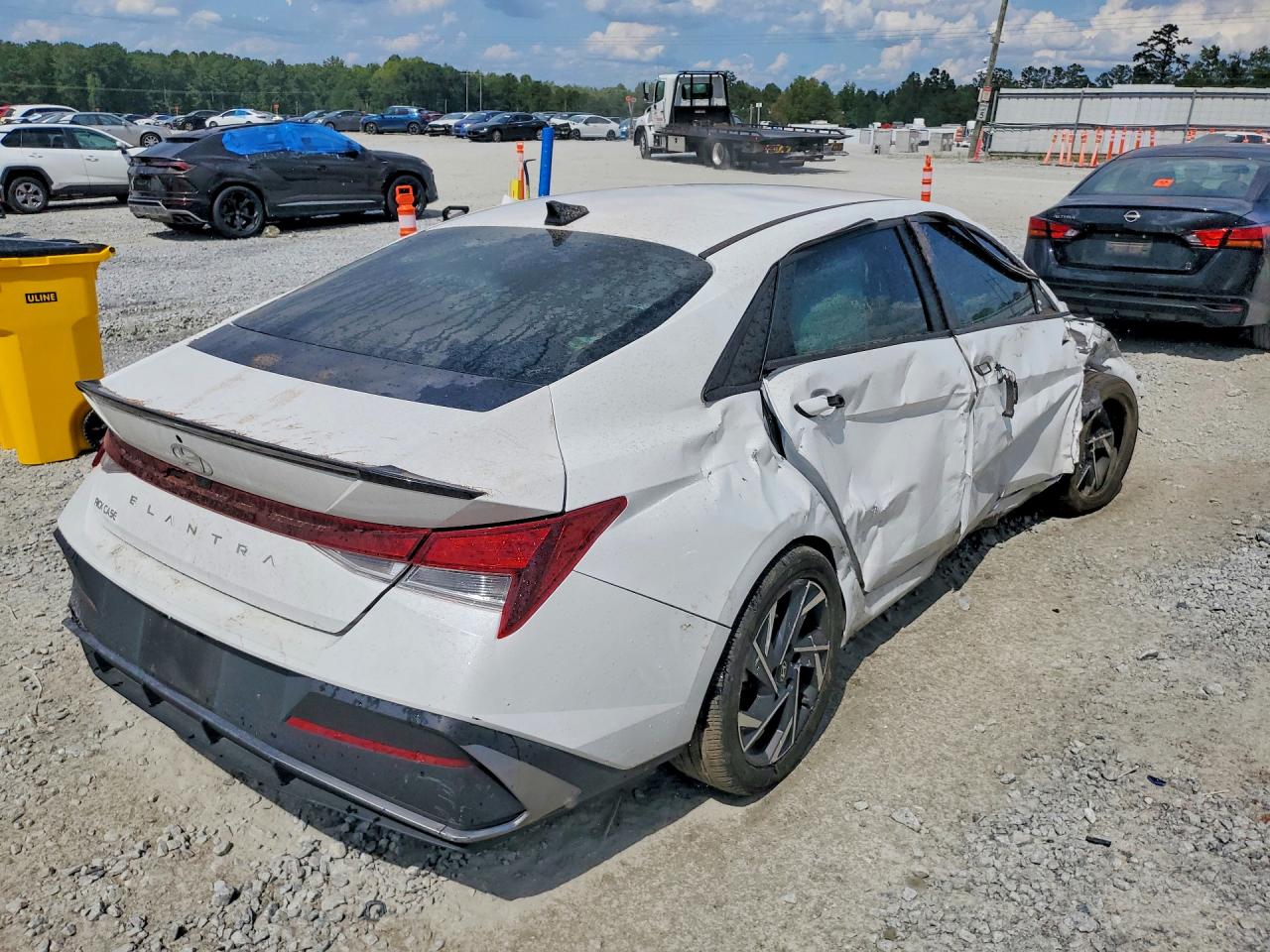 2025 HYUNDAI ELANTRA SEL SPORT — снимка 3