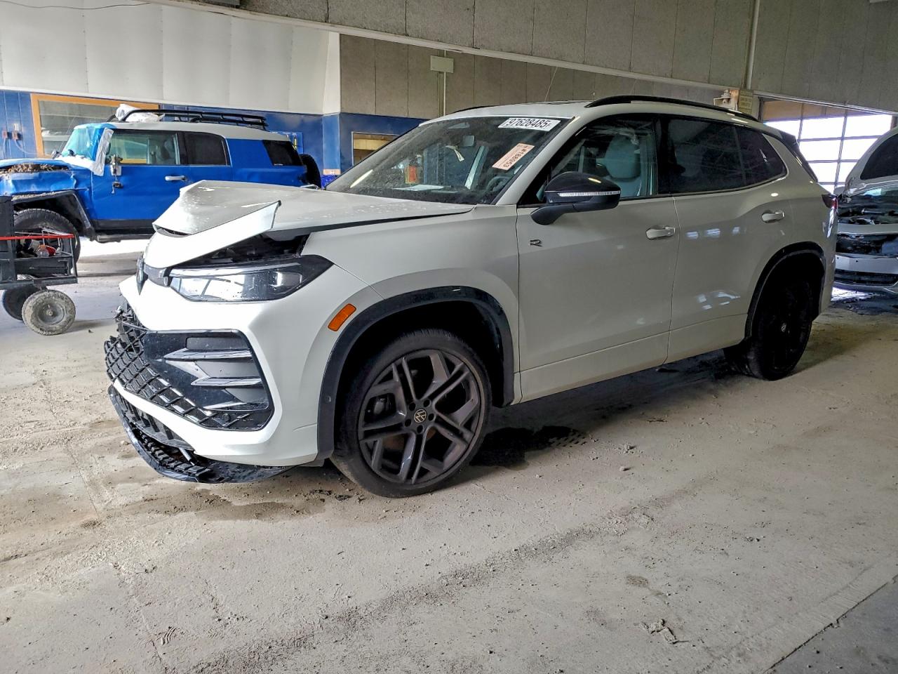 2025 VOLKSWAGEN TIGUAN SE R-LINE BLACK