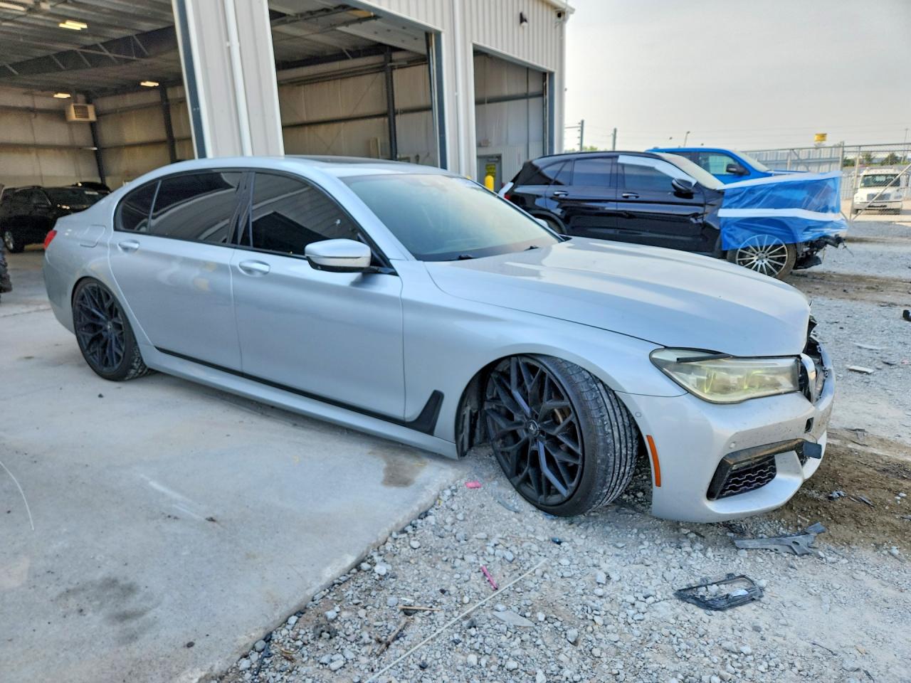 2017 BMW 750 I — снимка 4