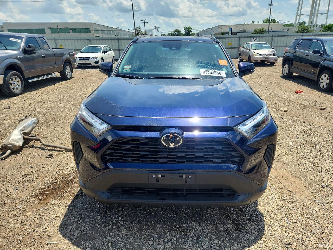 2025 TOYOTA RAV4 XLE — снимка 5