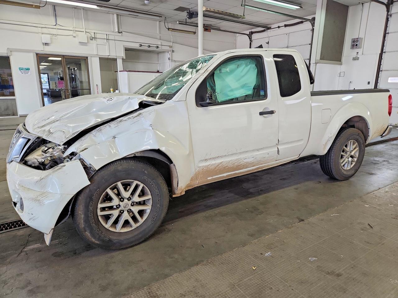 2015 NISSAN FRONTIER SV V6