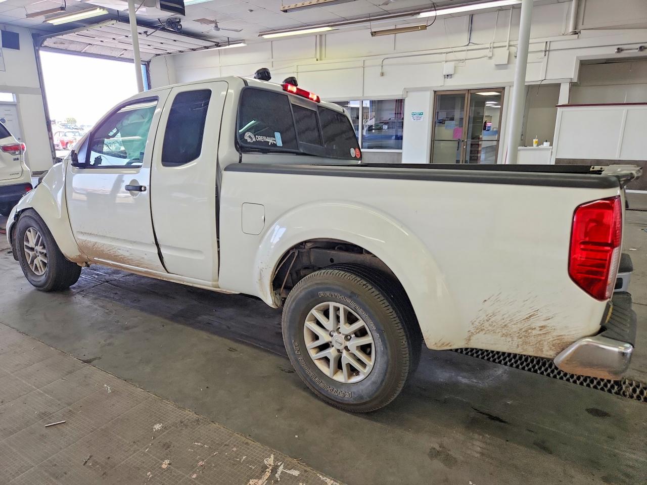 2015 NISSAN FRONTIER SV V6 — снимка 2