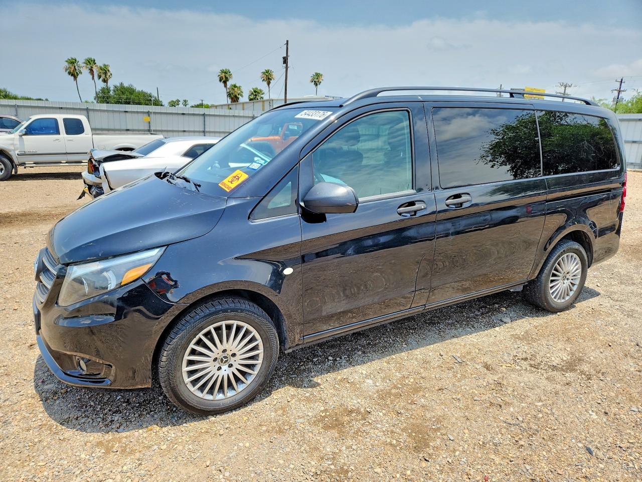 2018 MERCEDES-BENZ METRIS