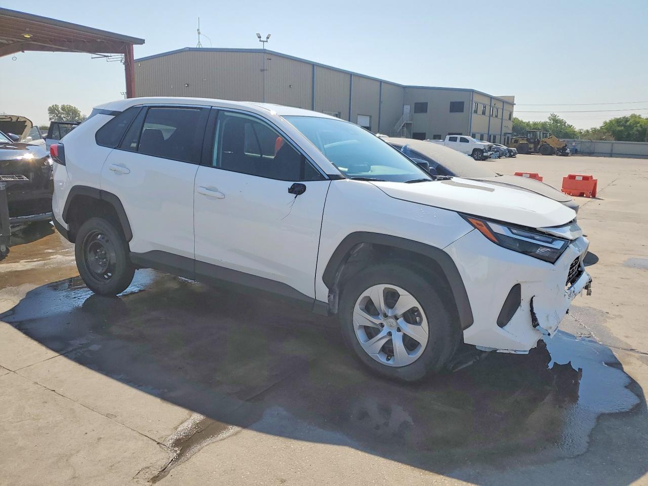 2025 TOYOTA RAV4 LE — снимка 4