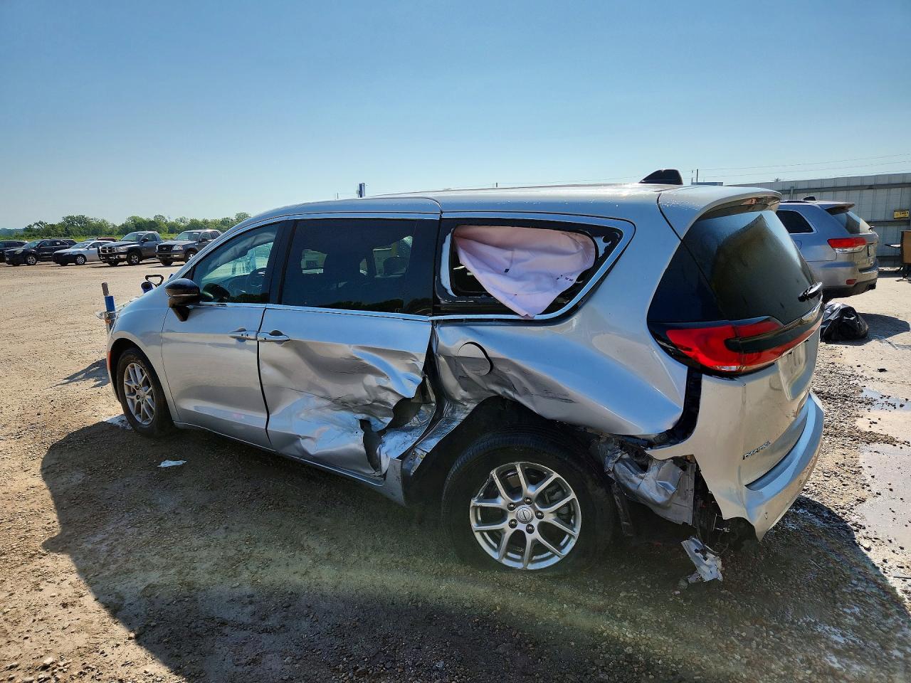 2026 CHRYSLER PACIFICA SELECT — снимка 2