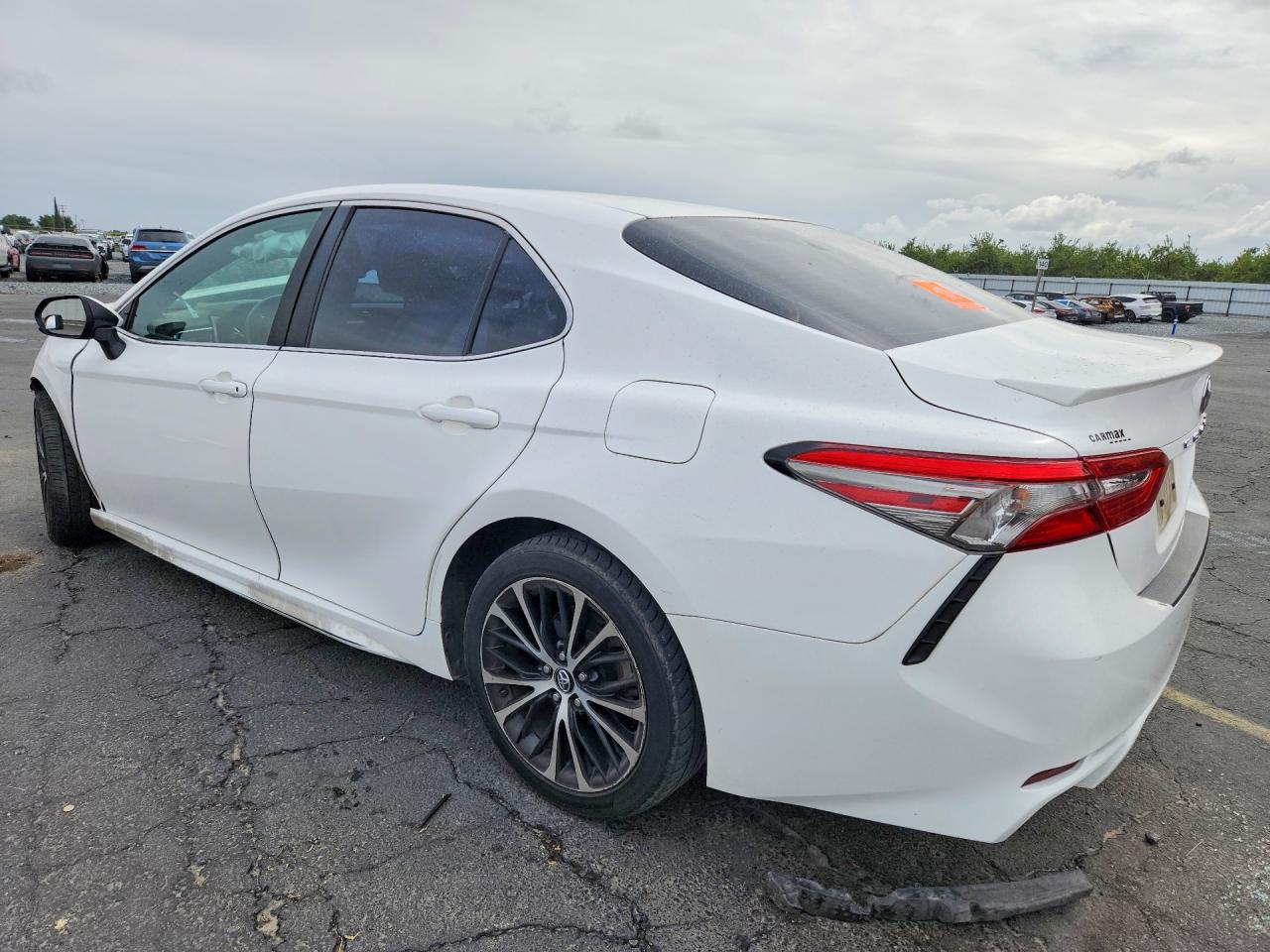 2018 TOYOTA CAMRY SE — снимка 2