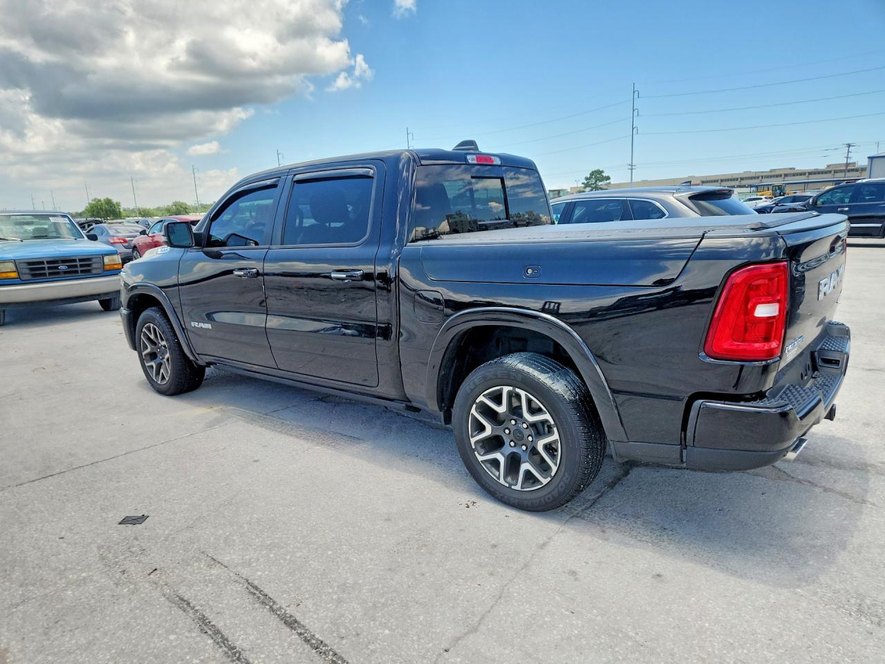 2025 RAM 1500 LARAMIE — снимка 2