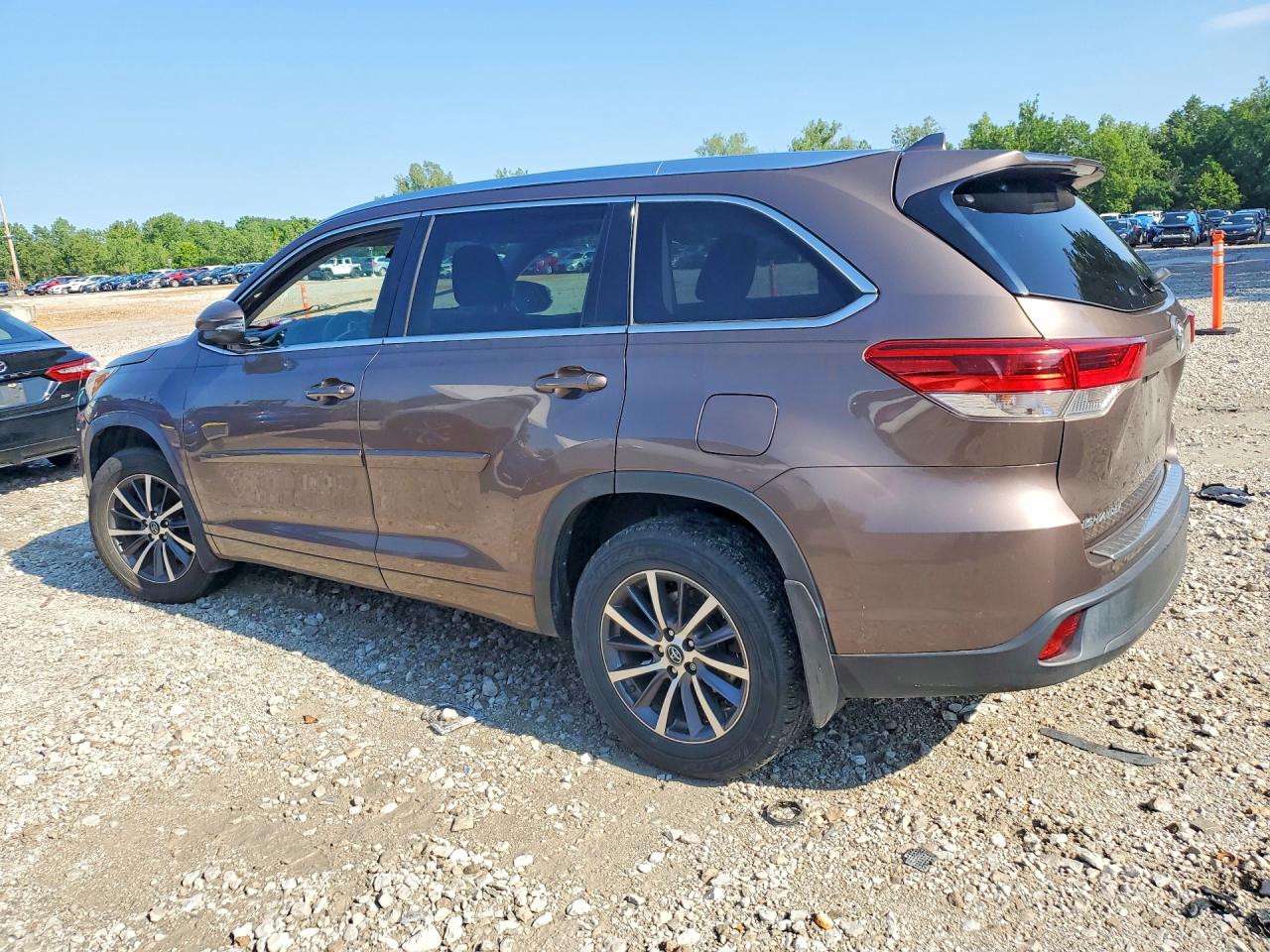 2018 TOYOTA HIGHLANDER XLE — снимка 2