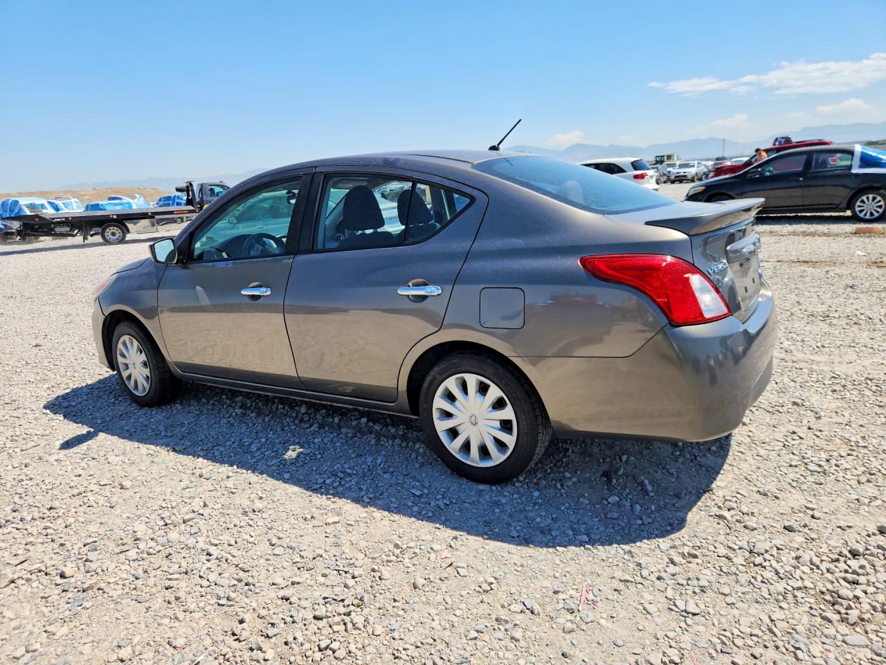 2016 NISSAN VERSA 1.6 SV — снимка 2