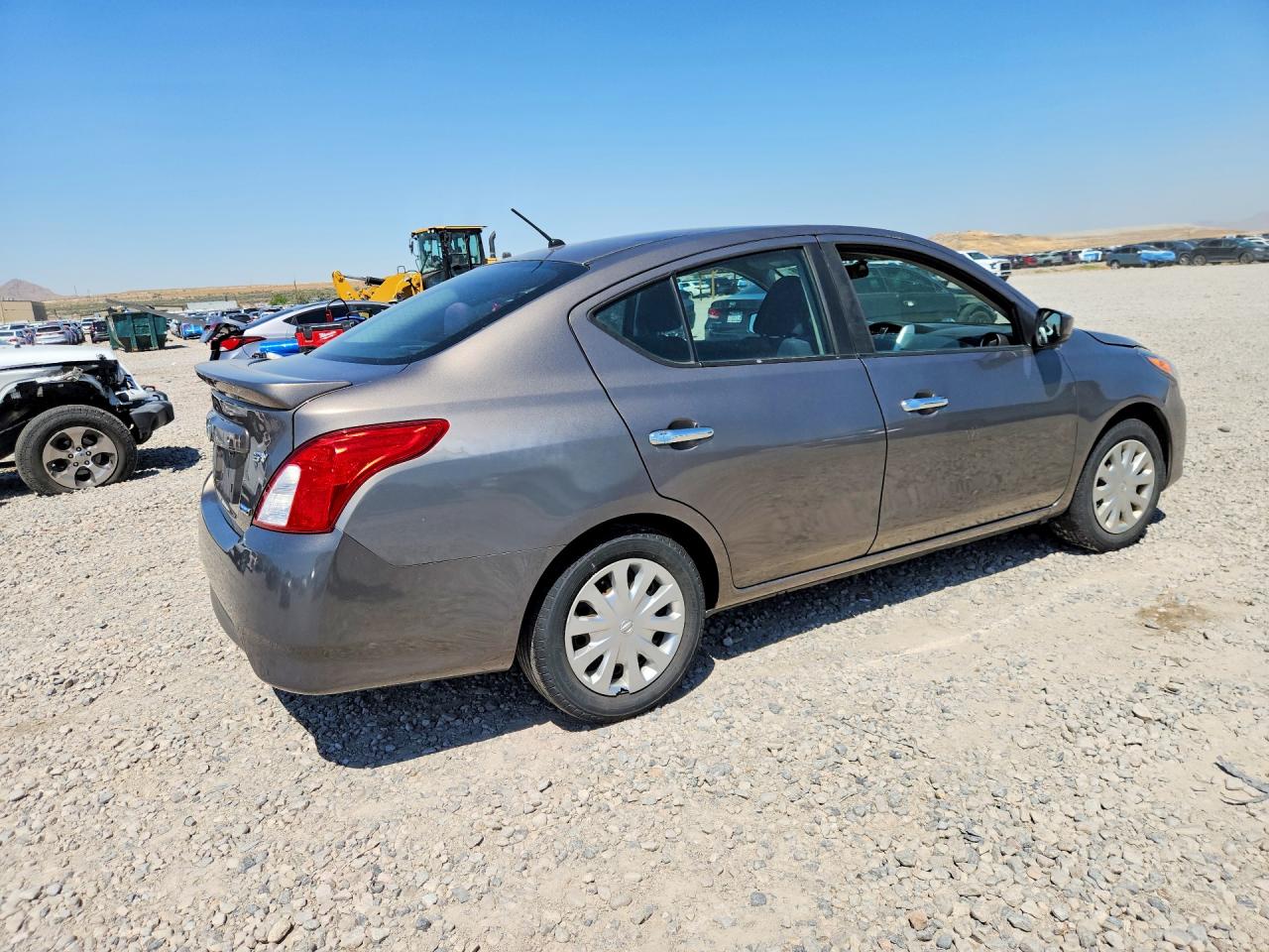 2016 NISSAN VERSA 1.6 SV — снимка 3
