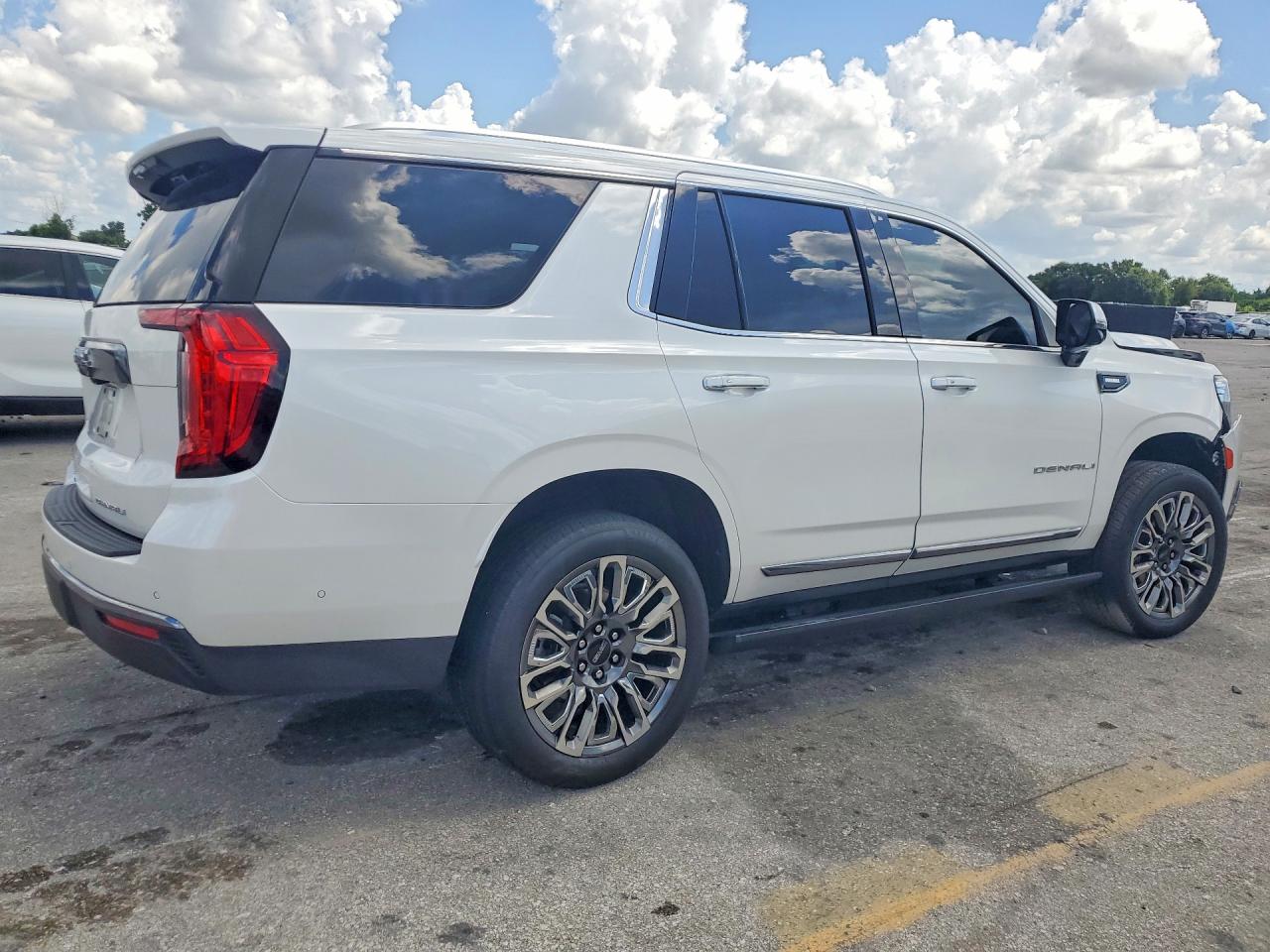 2024 GMC YUKON DENALI ULTIMATE — снимка 3