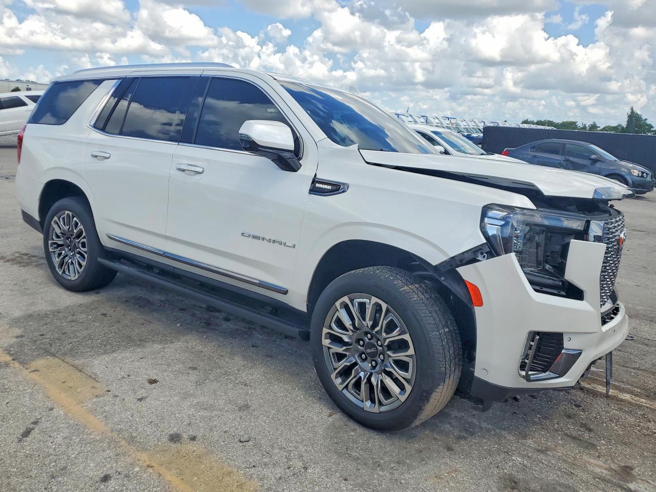 2024 GMC YUKON DENALI ULTIMATE — снимка 4