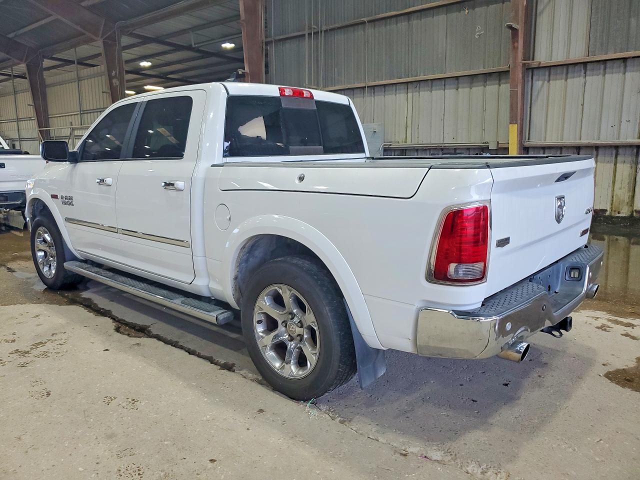 2015 RAM 1500 LARAMIE — снимка 2