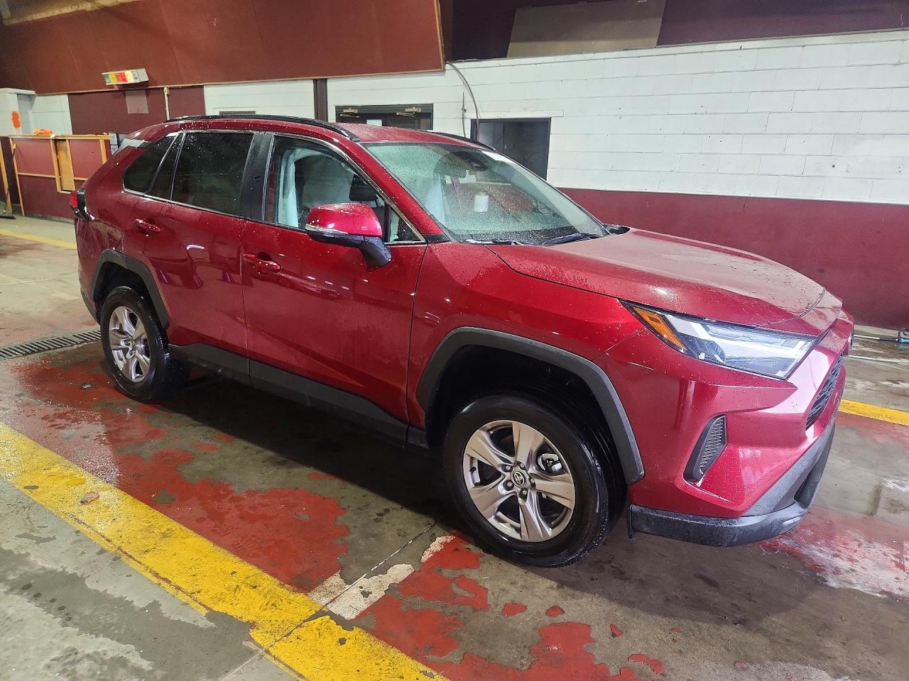 2025 TOYOTA RAV4 XLE — снимка 4