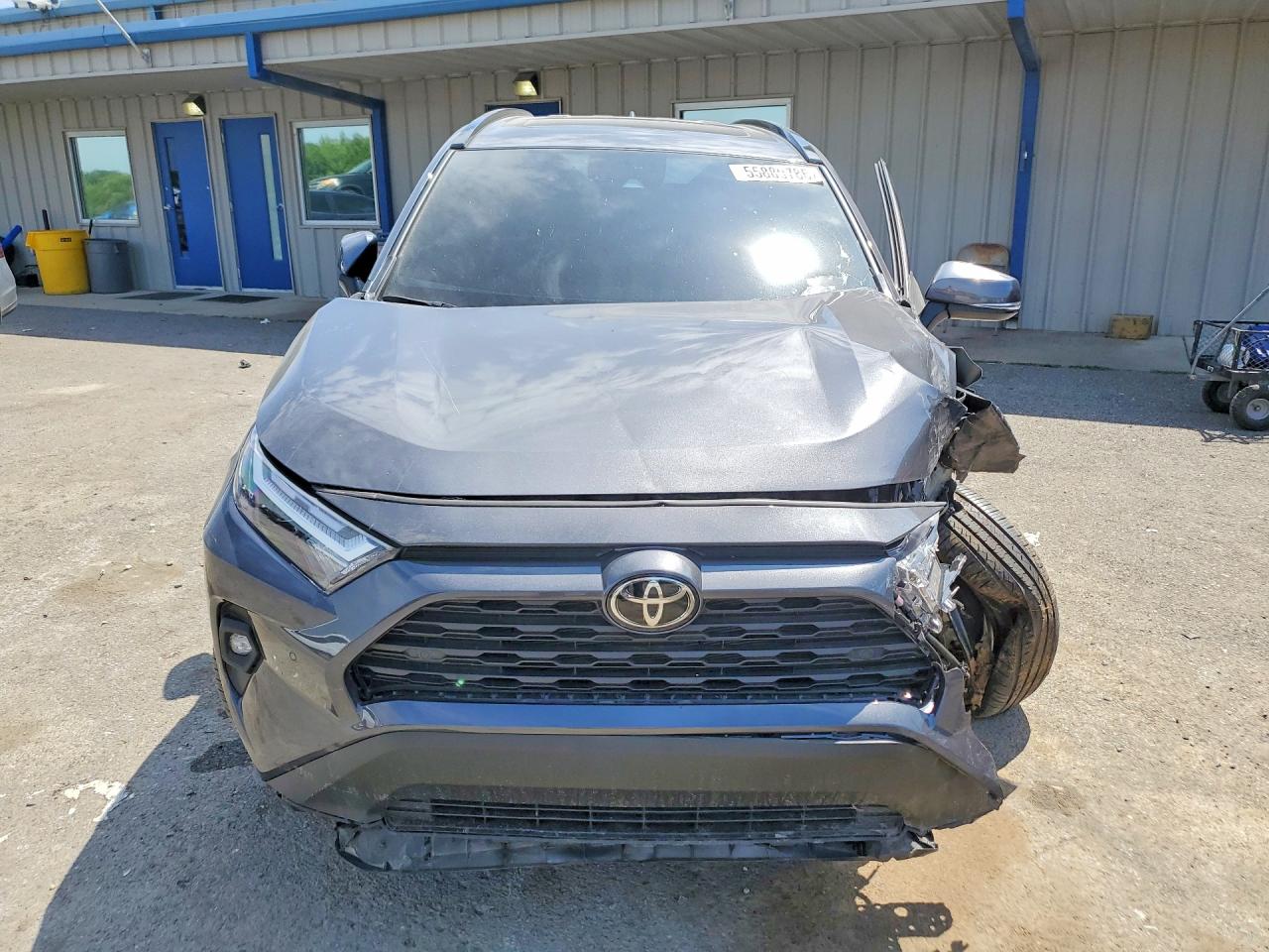 2025 TOYOTA RAV4 XLE PREMIUM — снимка 5