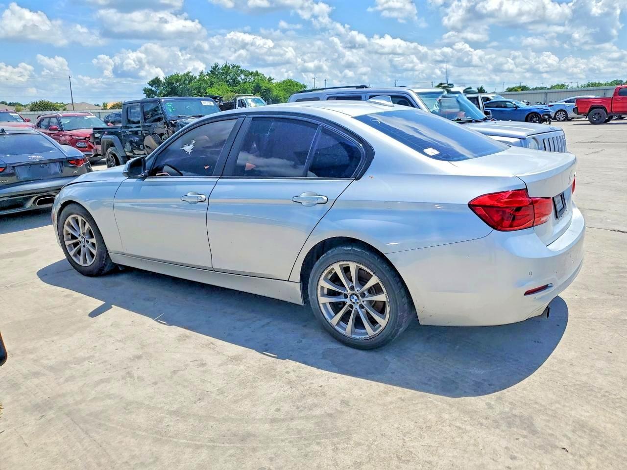 2017 BMW 320 I — снимка 2