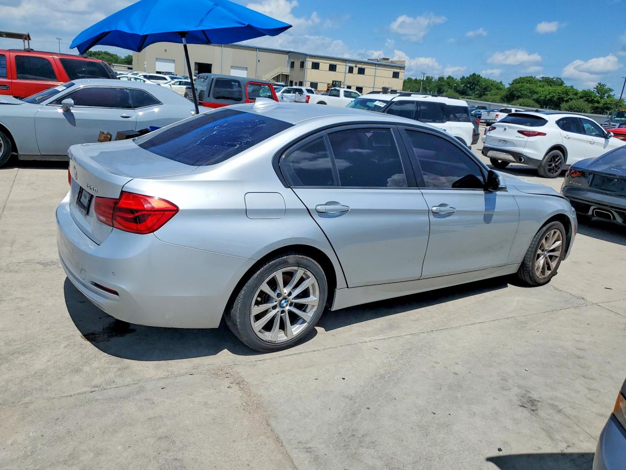 2017 BMW 320 I — снимка 3