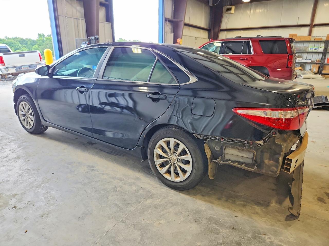 2017 TOYOTA CAMRY LE — снимка 2
