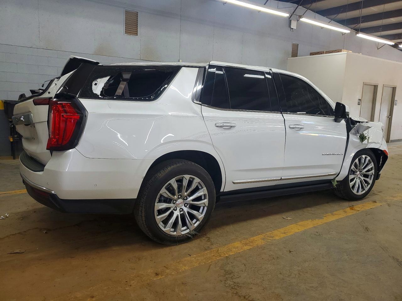 2024 GMC YUKON DENALI — снимка 3
