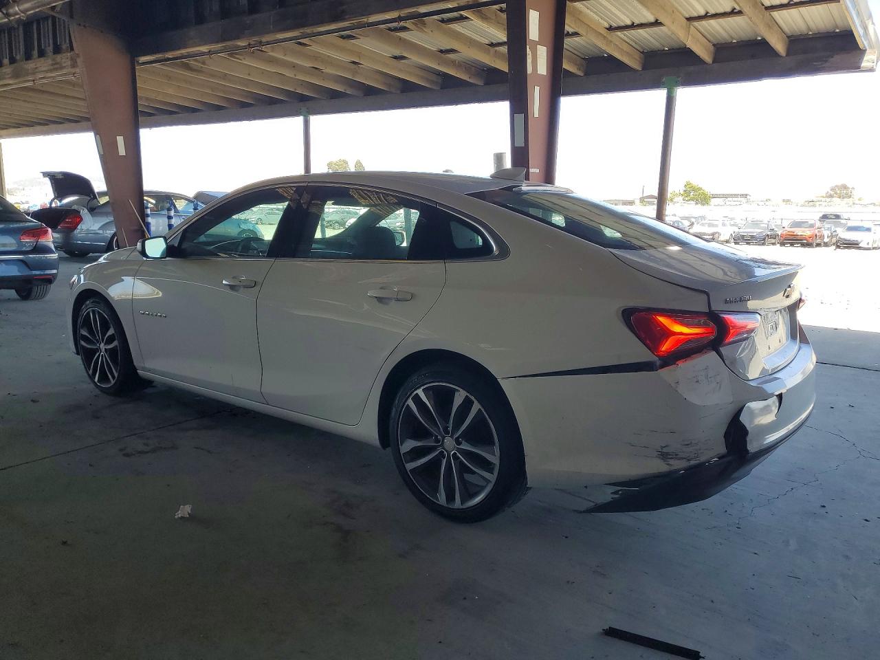2021 CHEVROLET MALIBU LT — снимка 2