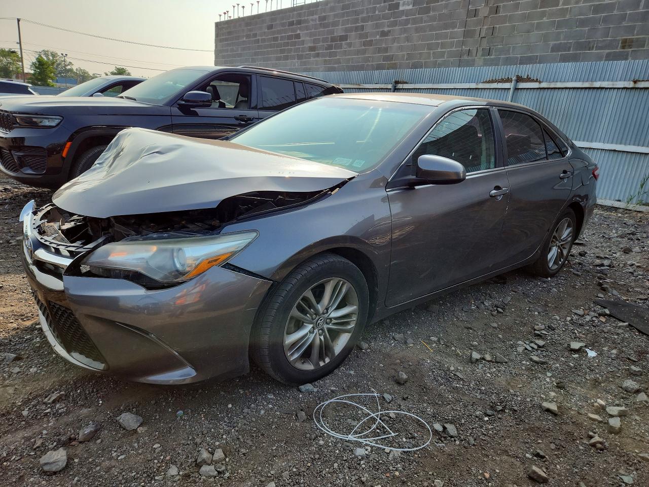 2016 TOYOTA CAMRY SE