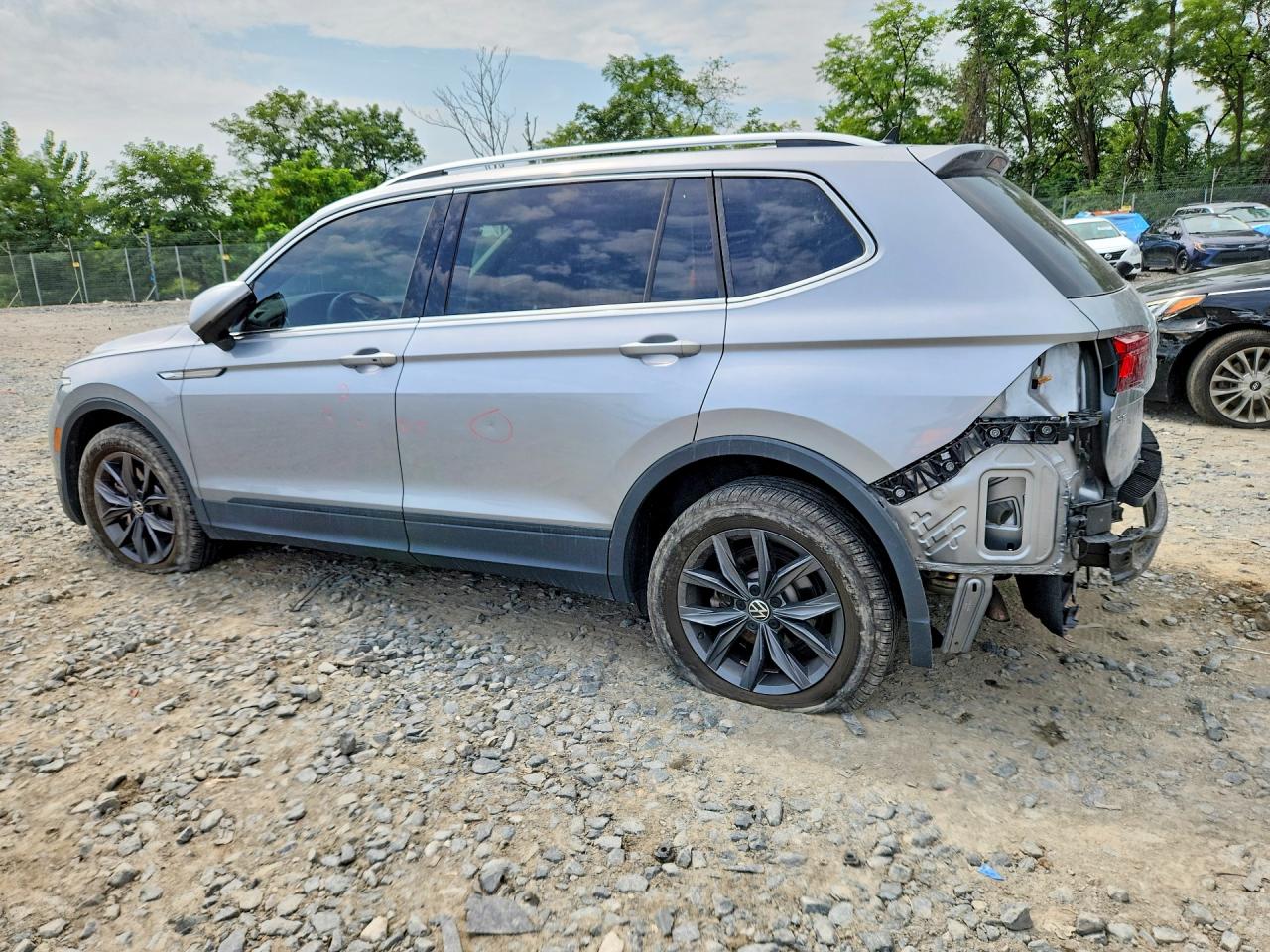 2023 VOLKSWAGEN TIGUAN SE — снимка 2