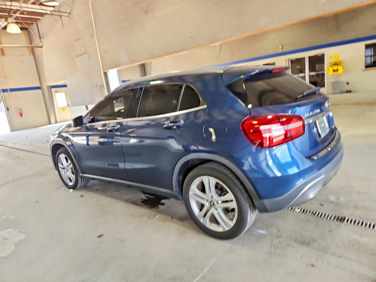 2020 MERCEDES-BENZ GLA 250 4MATIC — снимка 2