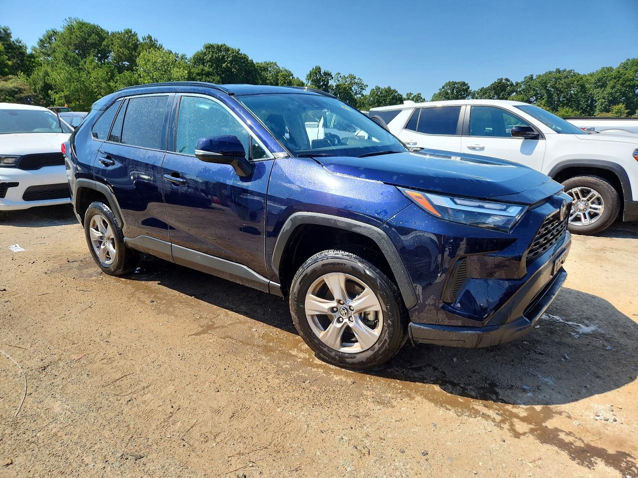 2025 TOYOTA RAV4 XLE — снимка 4