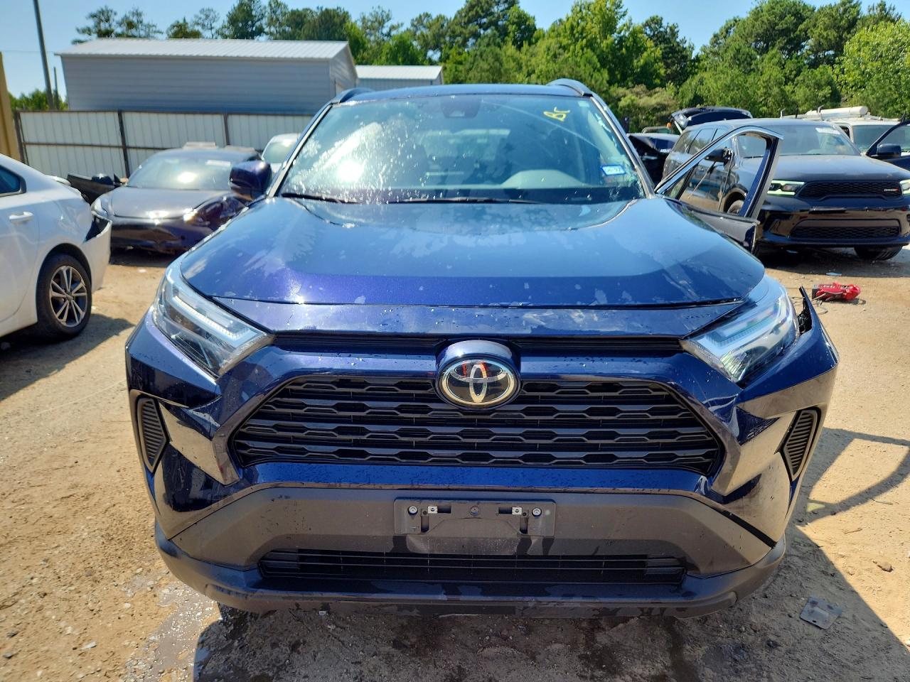 2025 TOYOTA RAV4 XLE — снимка 5