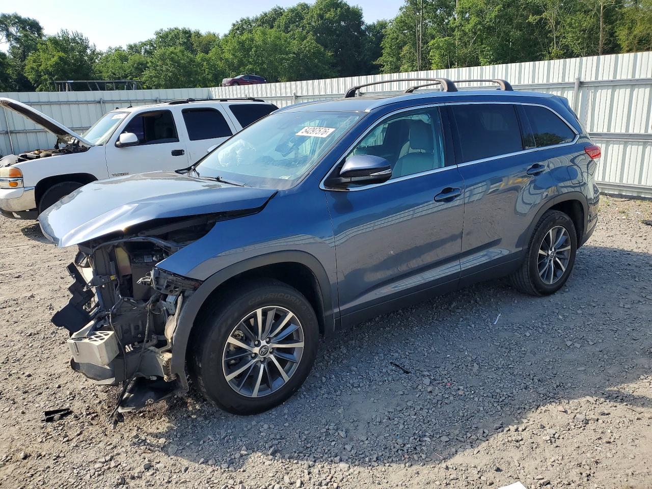 2019 TOYOTA HIGHLANDER XLE