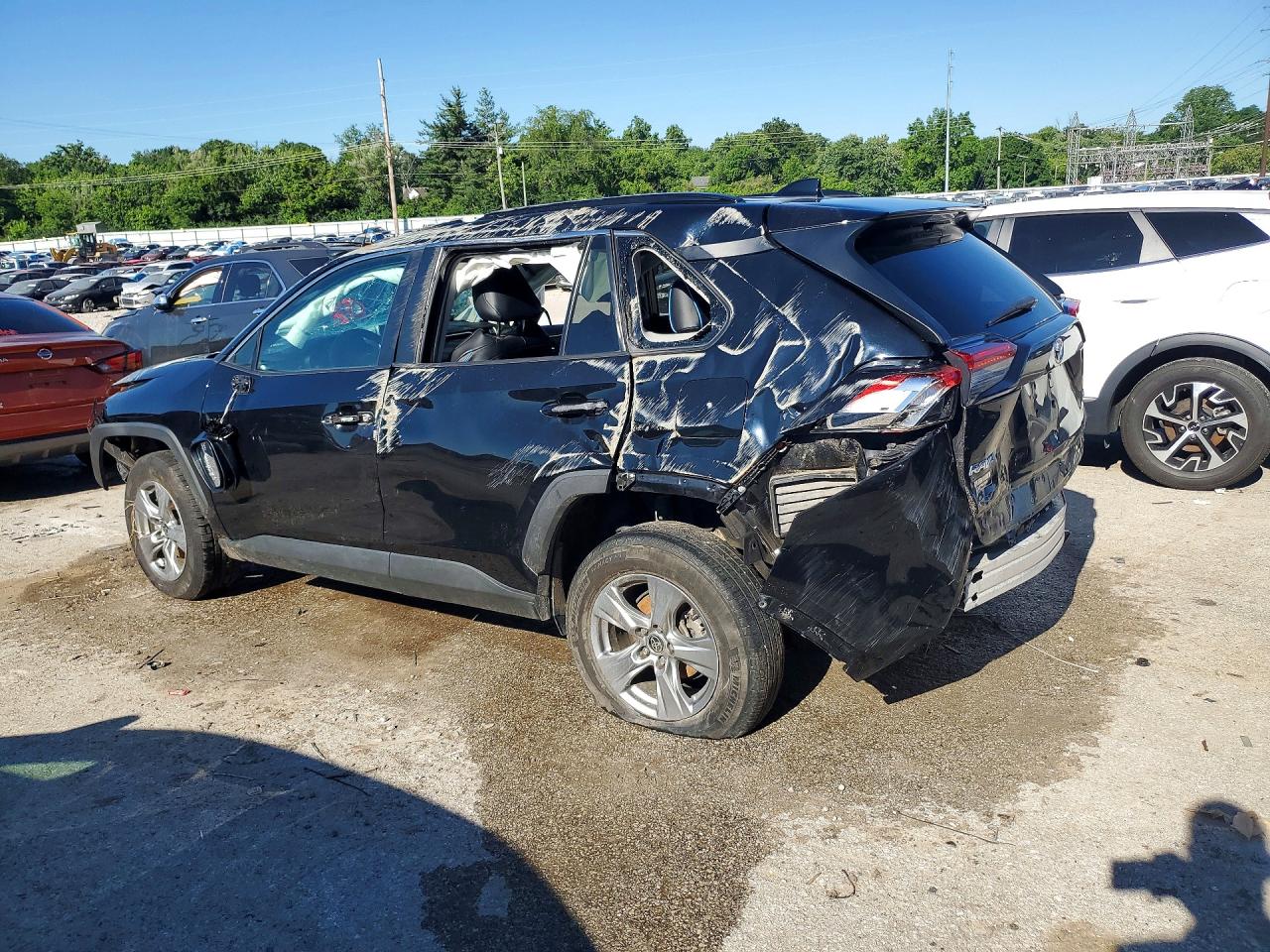 2023 TOYOTA RAV4 XLE — снимка 2