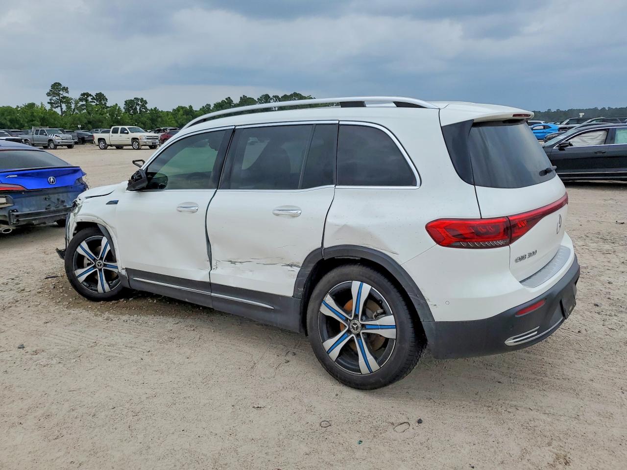 2023 MERCEDES-BENZ EQB 300 4MATIC — снимка 2