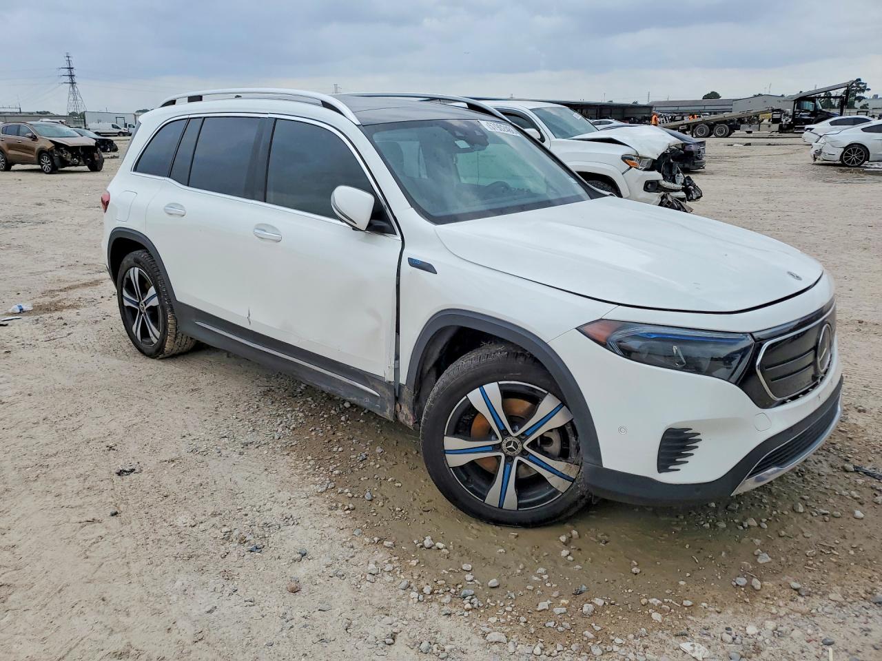 2023 MERCEDES-BENZ EQB 300 4MATIC — снимка 4