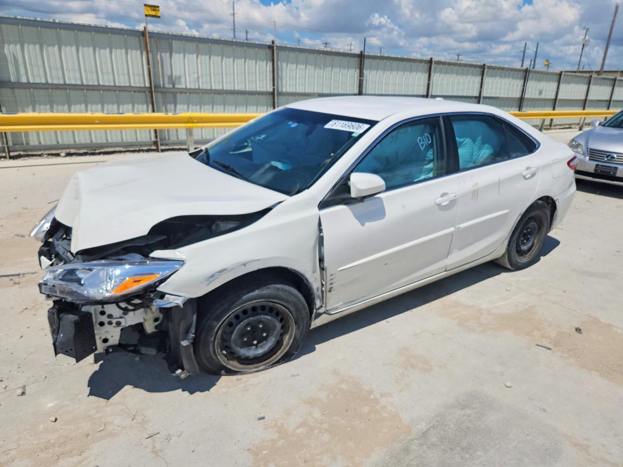 2017 TOYOTA CAMRY LE