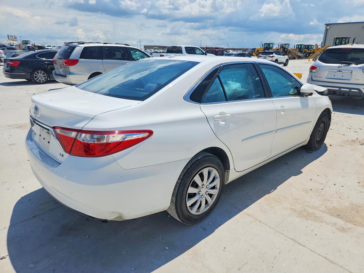 2017 TOYOTA CAMRY LE — снимка 3