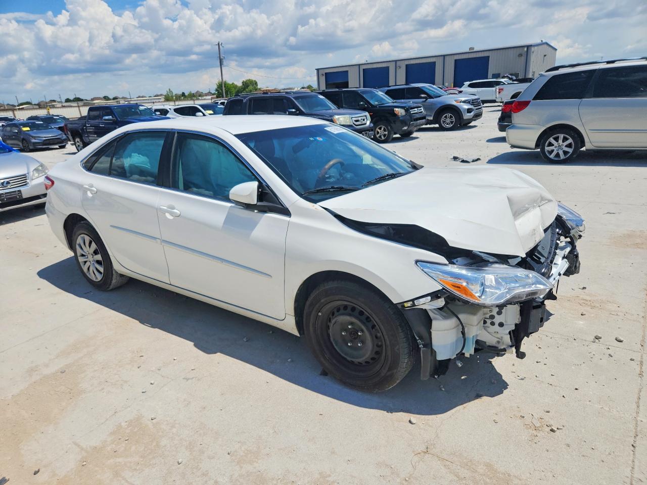 2017 TOYOTA CAMRY LE — снимка 4