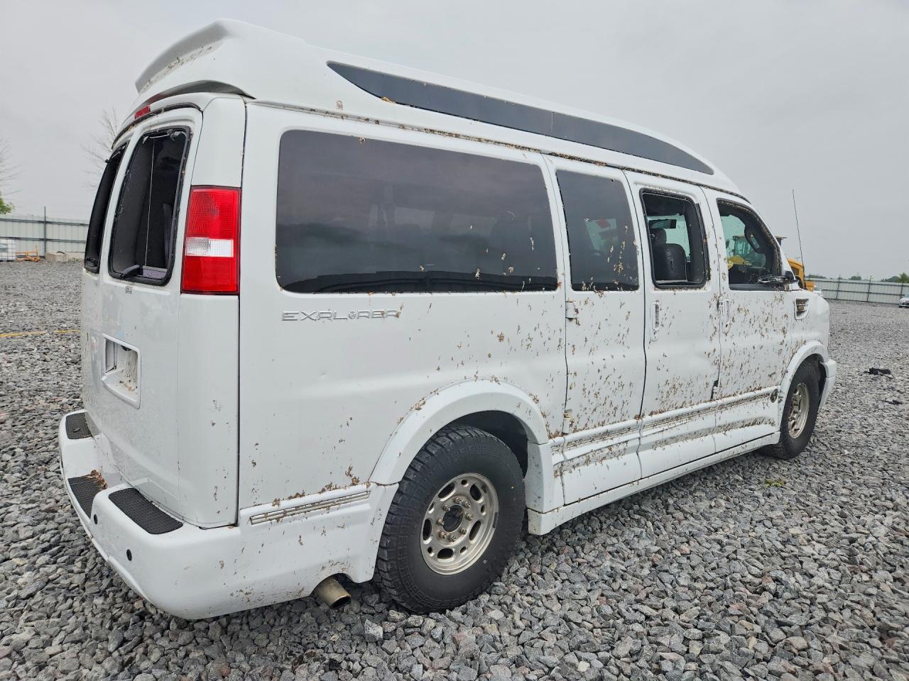 2017 GMC SAVANA G2500 — снимка 3