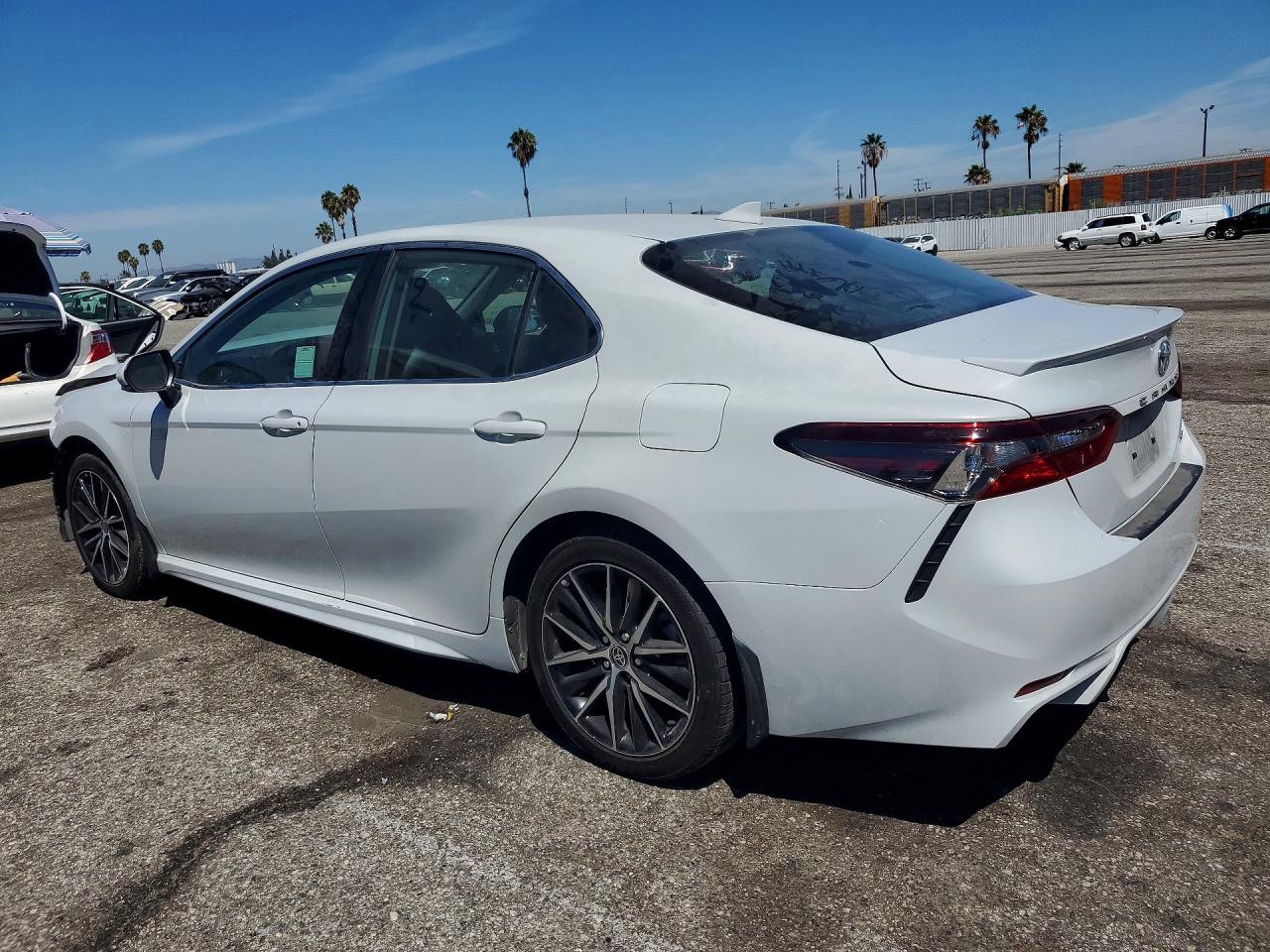 2023 TOYOTA CAMRY SE — снимка 2