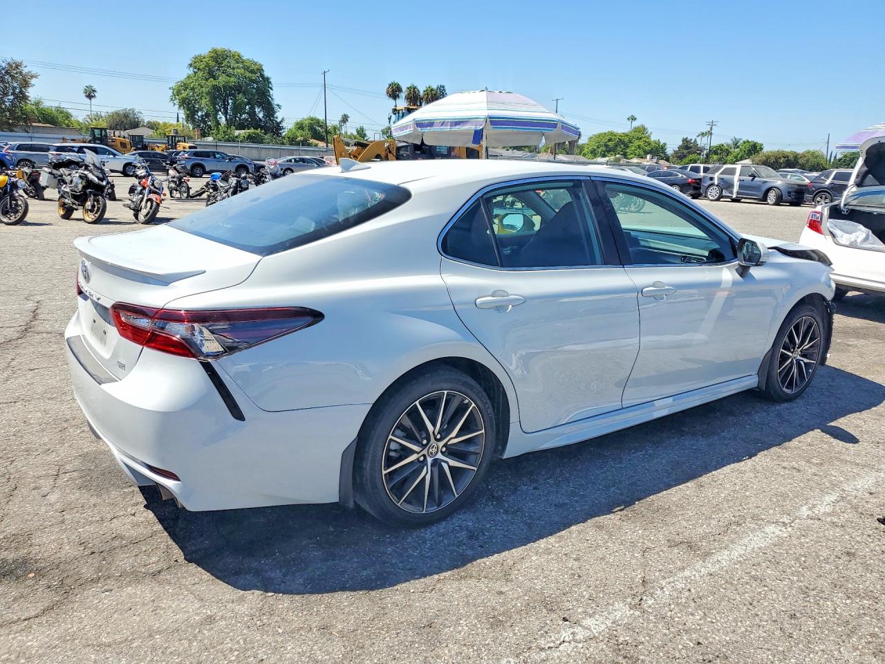 2023 TOYOTA CAMRY SE — снимка 3